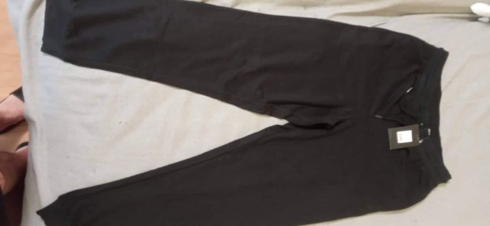 Продавам долнище