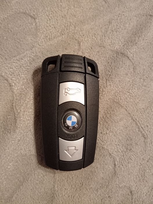 Chei auto/carcase chei auto /cipuri/reparatii chei/telecomenzi garaj