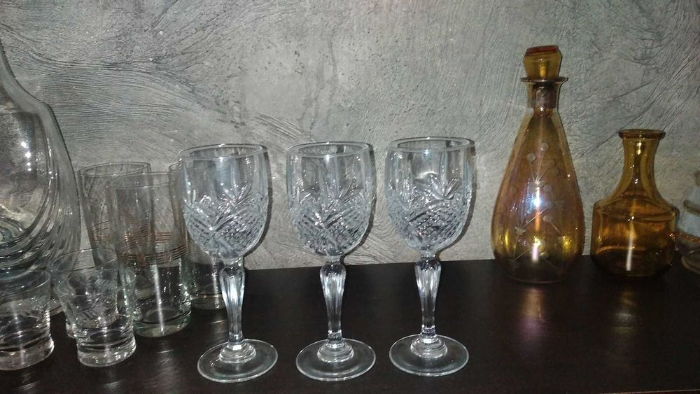 Cтарини  чаши ракиа Водка Кани  бутилки  вази ако ви трябва нещо тук е