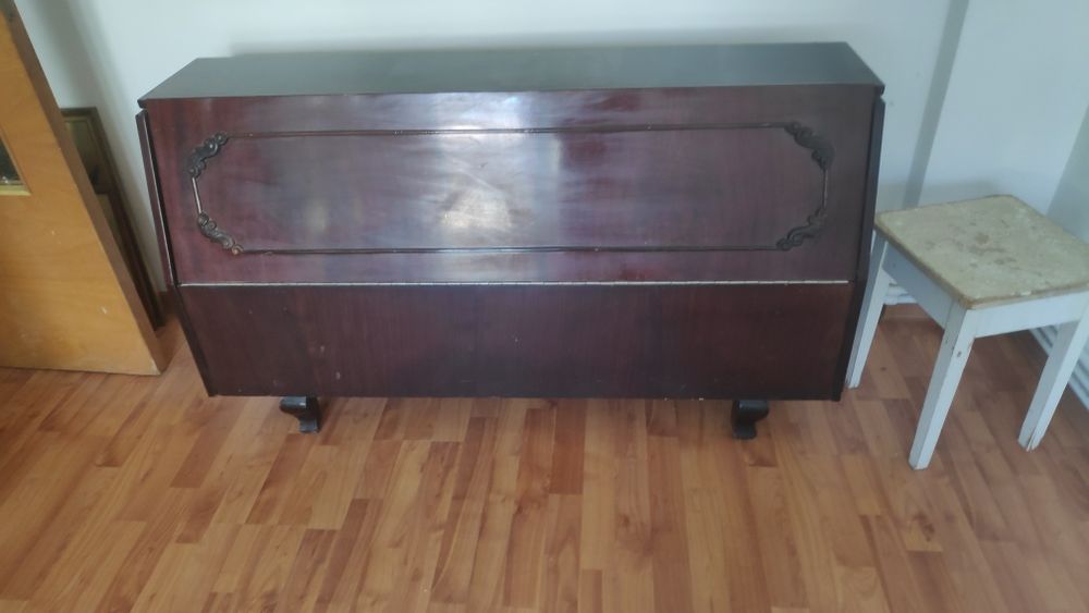 Vând mobila de dormitor.