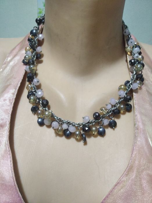 бусы, браслеты, клипсы