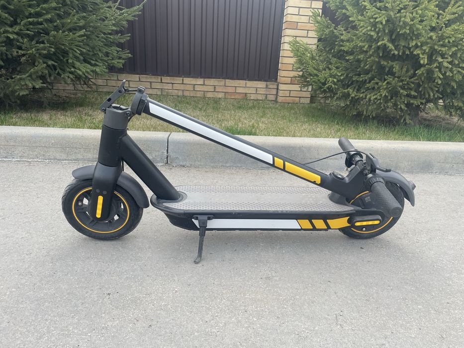 Продам самокат NineBot G30
