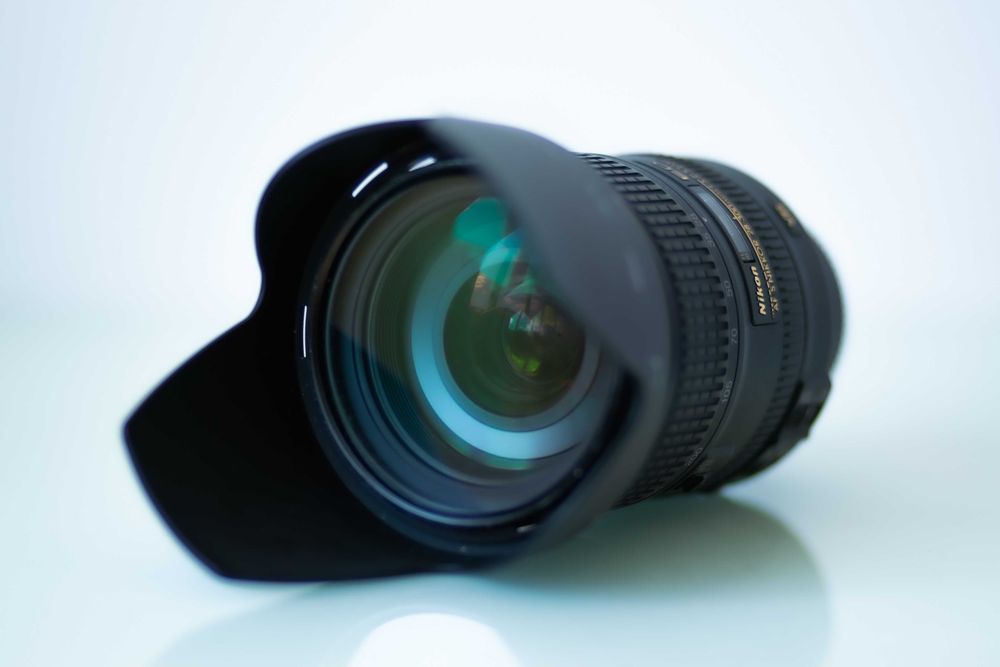 Obiectiv Nikon NIKKOR 28 - 300mm f3.5-5.6G ED VR Nikon stabilizare, impecabil