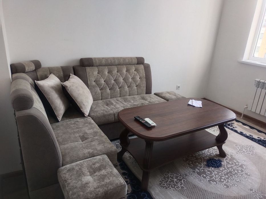 Чирчик  Шахрида  Ижарага  Квартира 3 хонали Танк олийгохи Лётний час