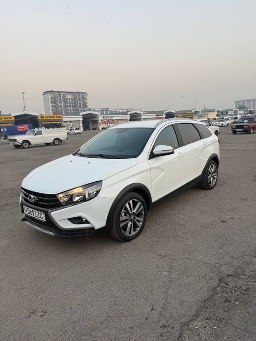 Lada vesta sw 2022 yil alisa versiyasi