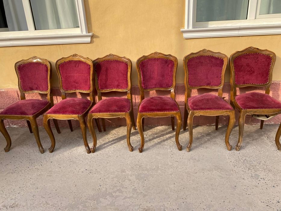 Продается стол и стулья