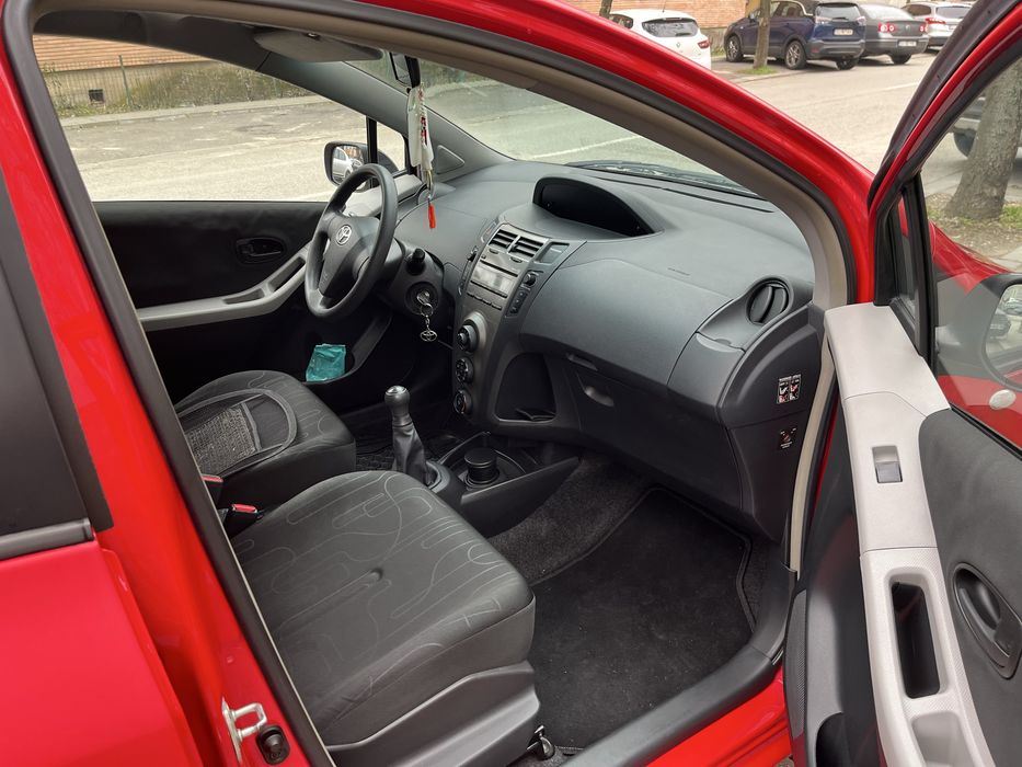 Toyota yaris noiembrie 2010