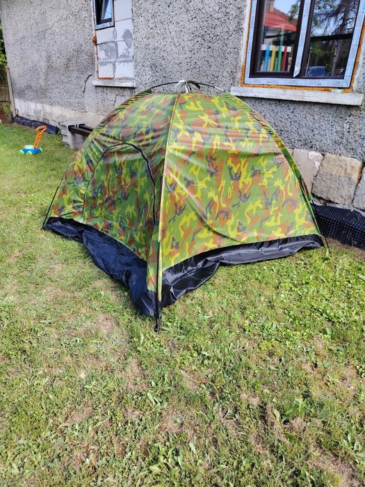 Четириместна, водонепромокаема палатка 208 X 208см