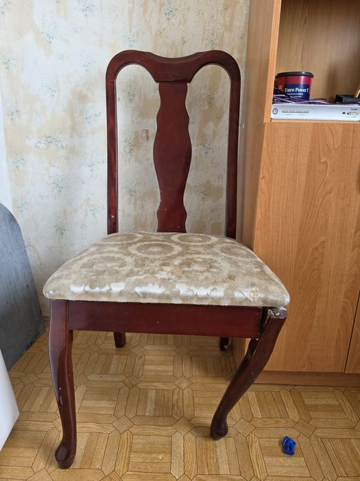 Продам стол и два стула