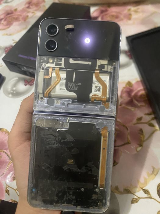 Samsung galaxy Flip 4