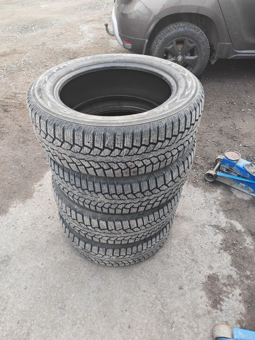 Резина, зима, шипы 225/60 R18