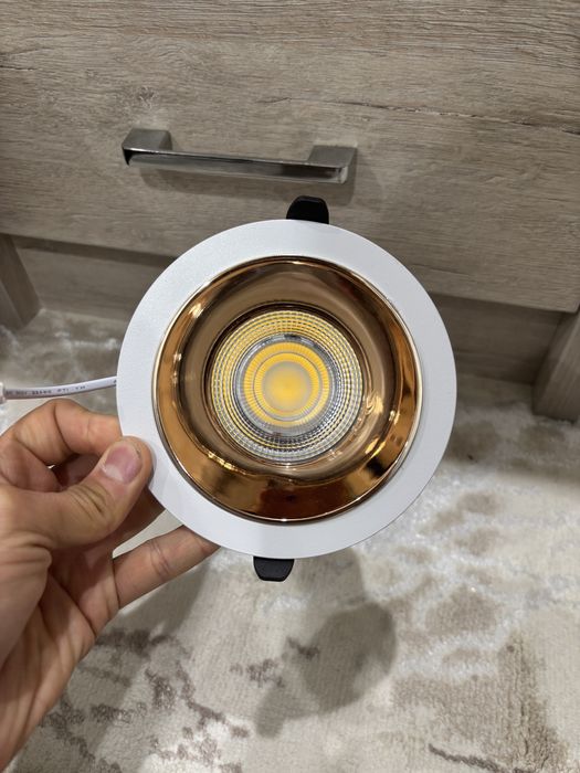 LED galogen lampochka (uy uchun) sotiladi