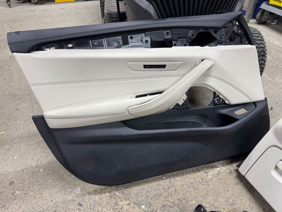 Табло и кори bmw g30 g31