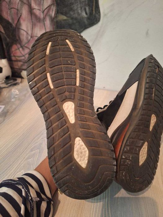 кроссовки, ботинки, туфли практически новые