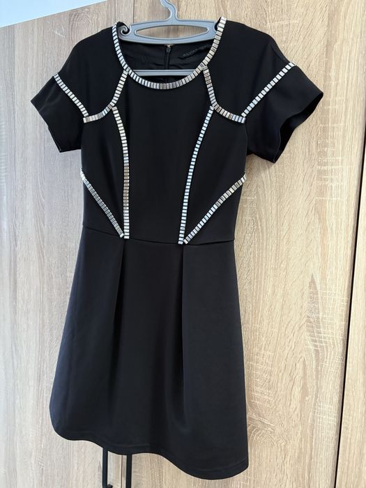 Silvian Heach къса черна рокля