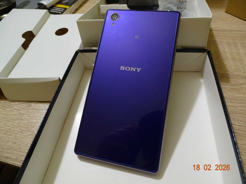 Мобилен телефон Sony Xperia Z1