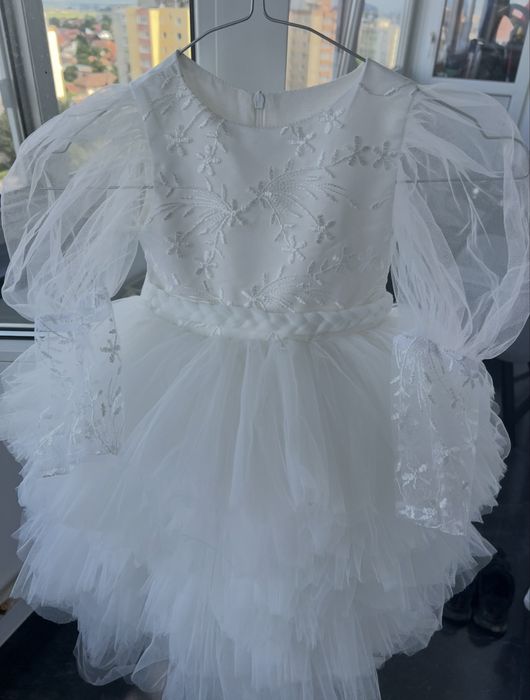 Rochie alba fetita cu trena tip mireasa 1-2ani