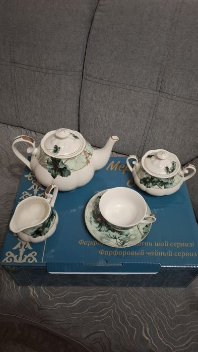 Сервис фарфоровый