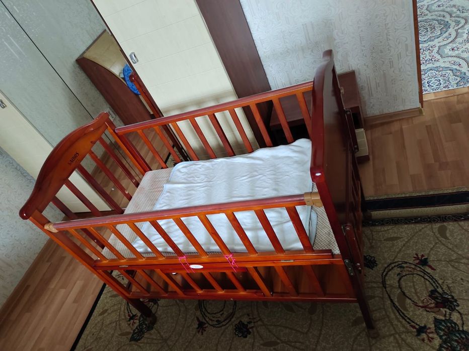 Продам детскую кроватку