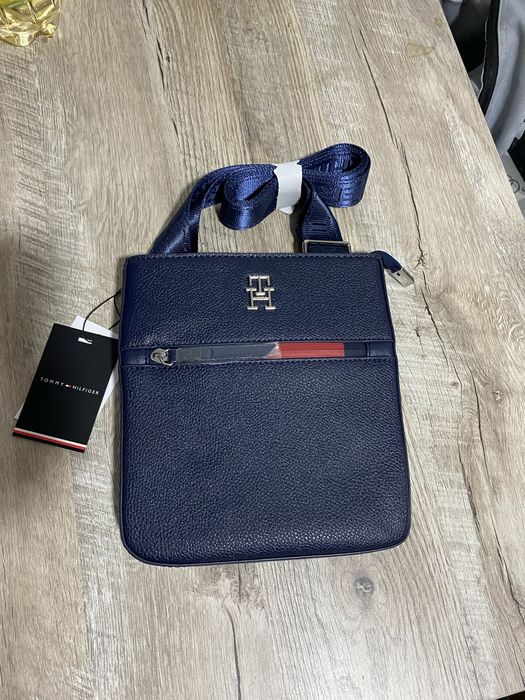 Барсетки tommy hildiger