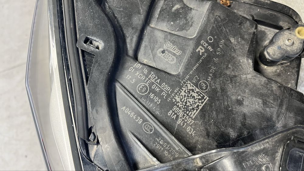 Audi Q2 16- десен фар