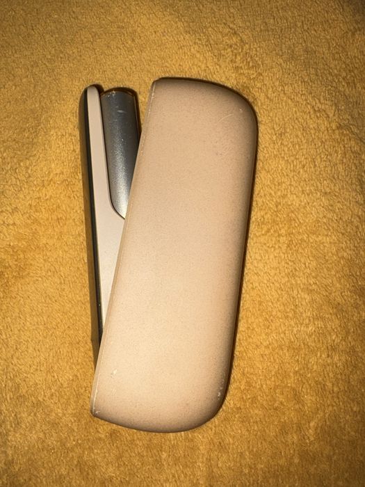 Iqos Iluma + cutia originală