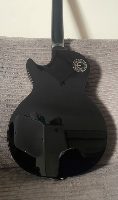 Продам Epiphone Les paul classic
