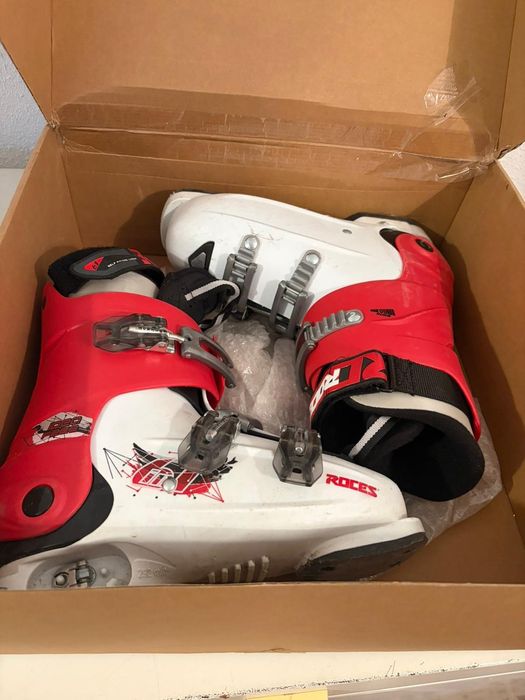 Vând clăpari copii reglabili 36-40 Roces Ideea