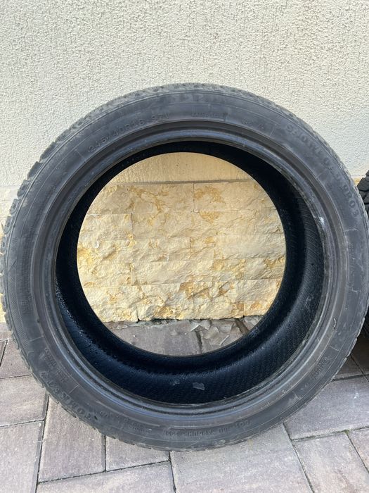 Set 4 Anvelope Iarnă 245/40 R18 - Profil Foarte Bun (Dunlop & Tomket)