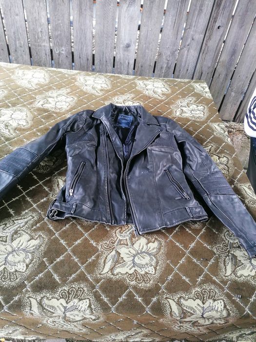 Greacă de piele de la zara