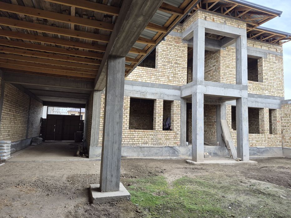 To‘y tepa Nurafshonda uchaska sotiladi