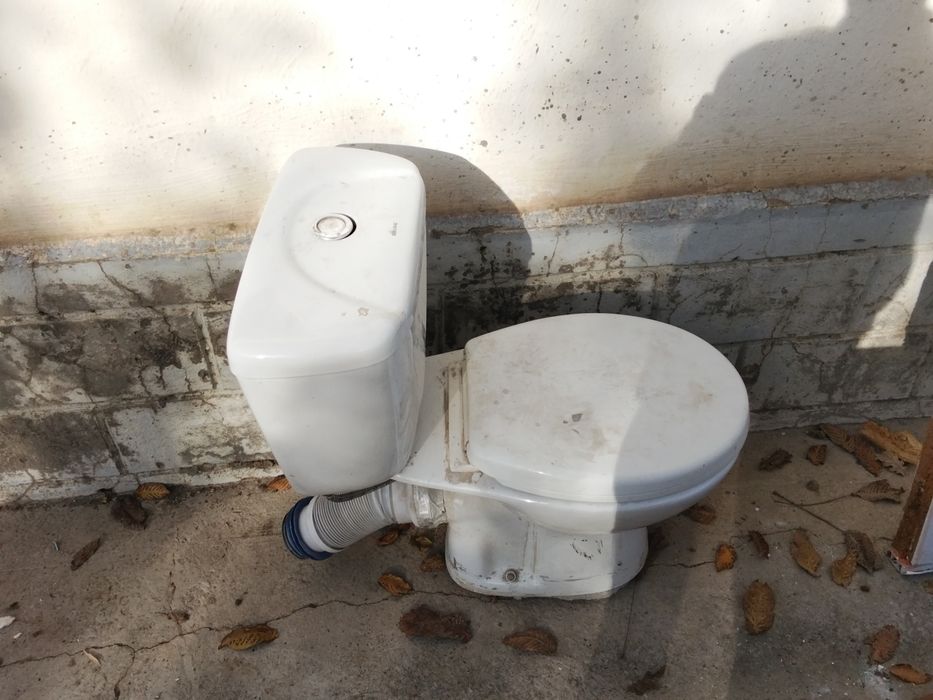 Унитаз продам в хорошем састаяния