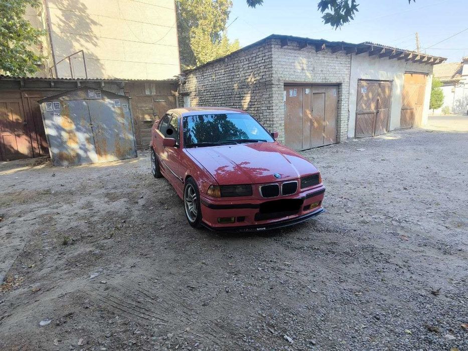 BMW E36 328i 1995 года