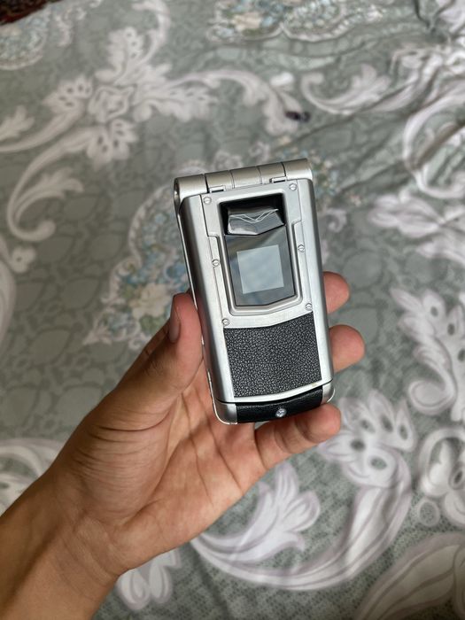 Vertu Ayxta V77