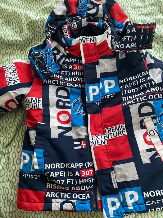 Продам детскую куртку