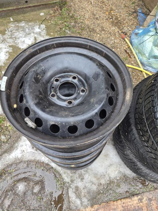 Cauciucuri cu jante si fara