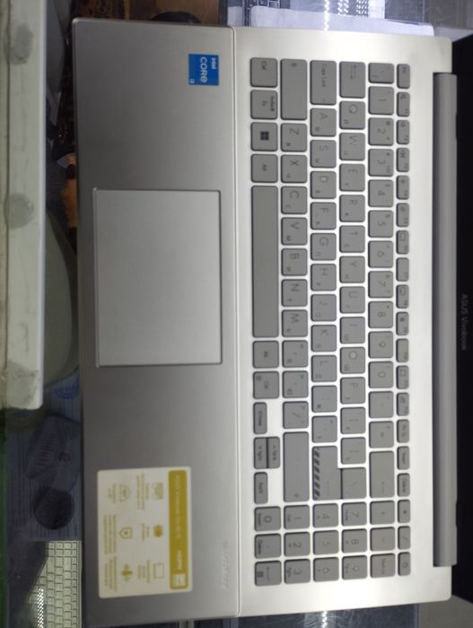 Asus vivobook. 15.6"