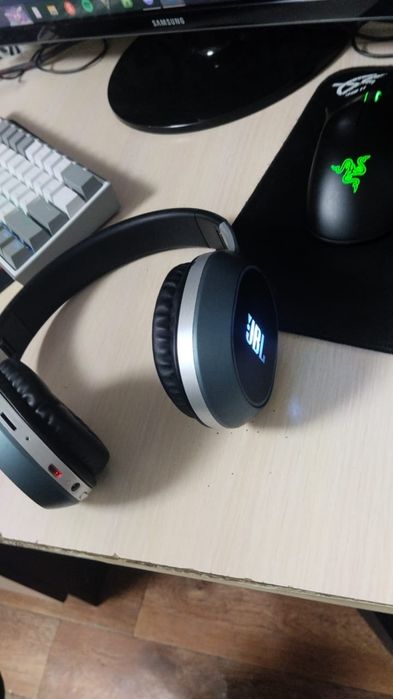 Продам синие наушник jbl оригинал