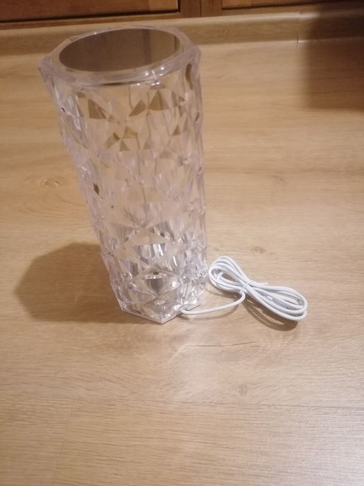 Lampa transparenta, functionare pe USB si functie tactila