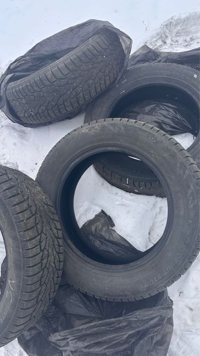 Зимни шины 235 /60  R18