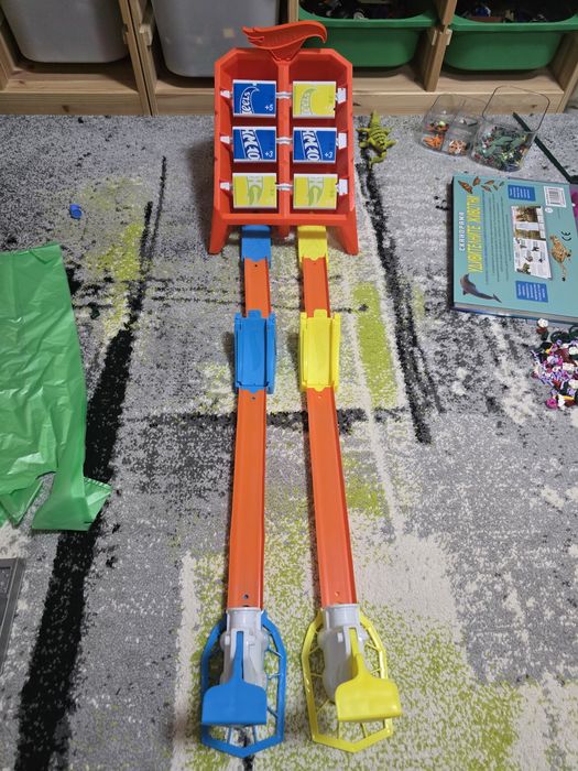 Hot Wheels Скоростна писта Launch Across Challenge GBF89