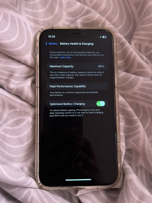 iPhone XR 64GB бял