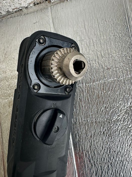 Mașina de găurit la unghi Milwaukee M18FRAD2