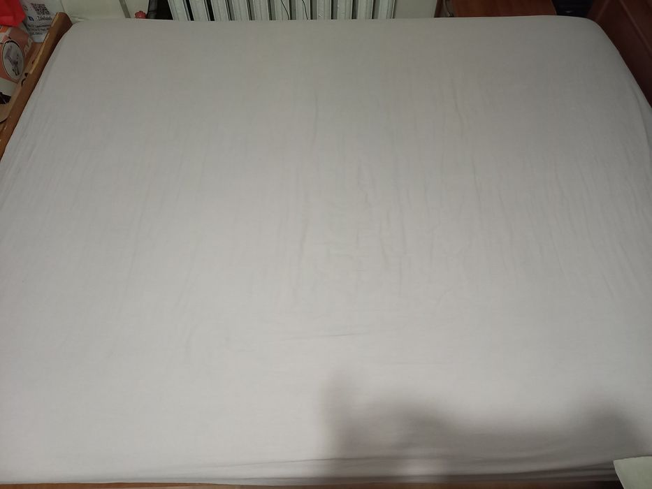 Продам кровать двуспальная + матрас