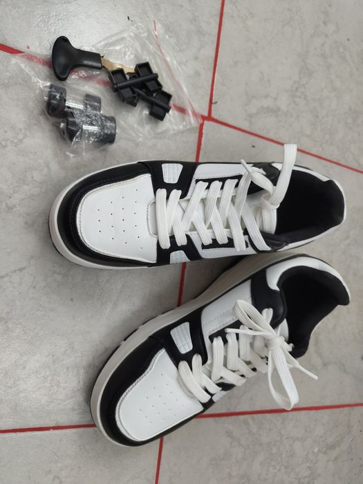 Adidași cu roți mărime 40