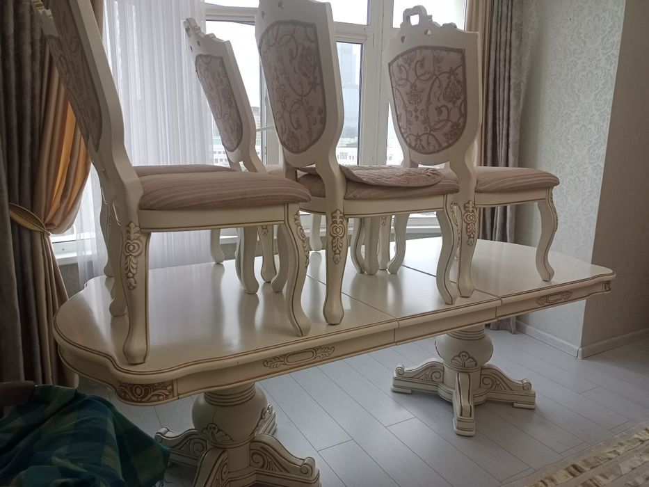 Стол для гостиной со стульями!