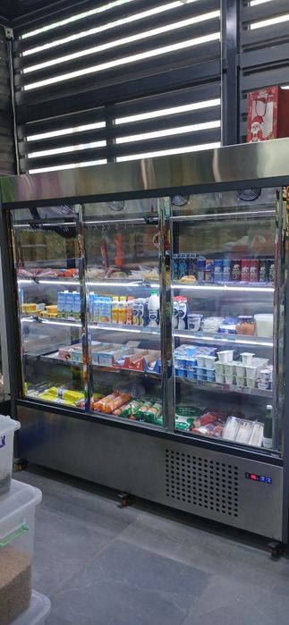 Vitrina xolodilnik sotiladi