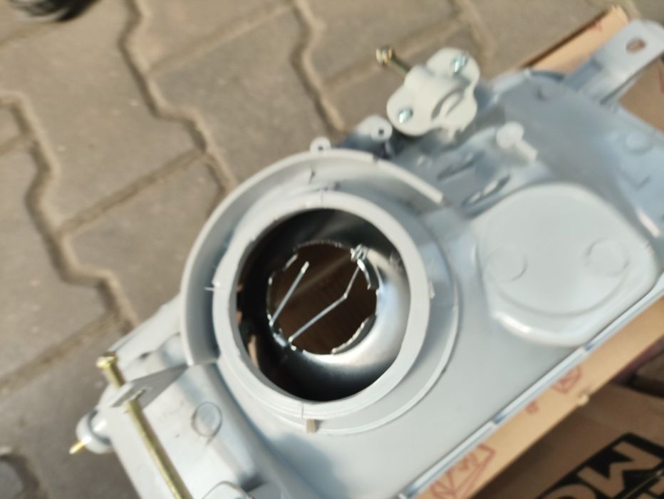 Митсубиси Спец вагон фара