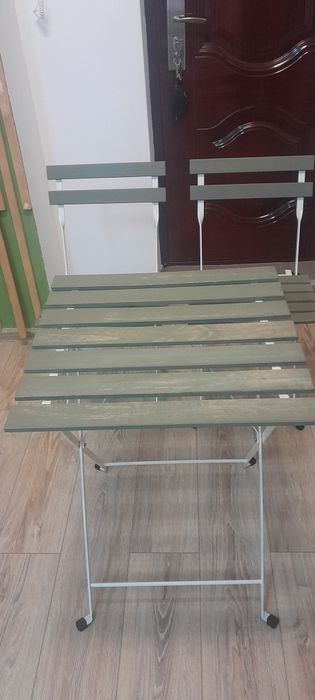 Vând set masa plus două scaune