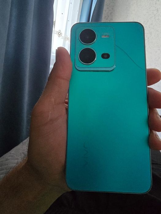 Продам Vivo v25...